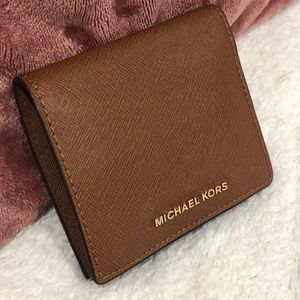Michael kors wallet 💯% authentic!!